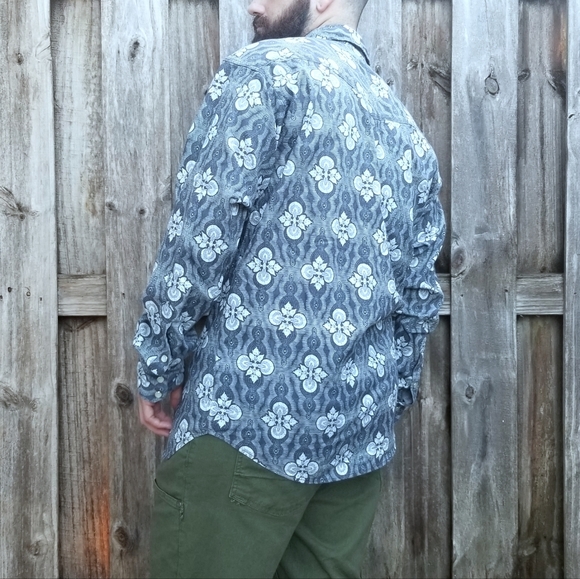 Patagonia Organic Cotton Patterned Button Down - Picture 5 of 7